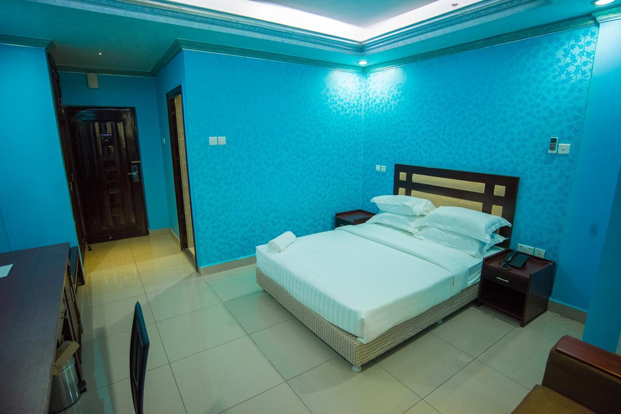 Euro Hotel And Apartments Dár Al-Szalám Kültér fotó