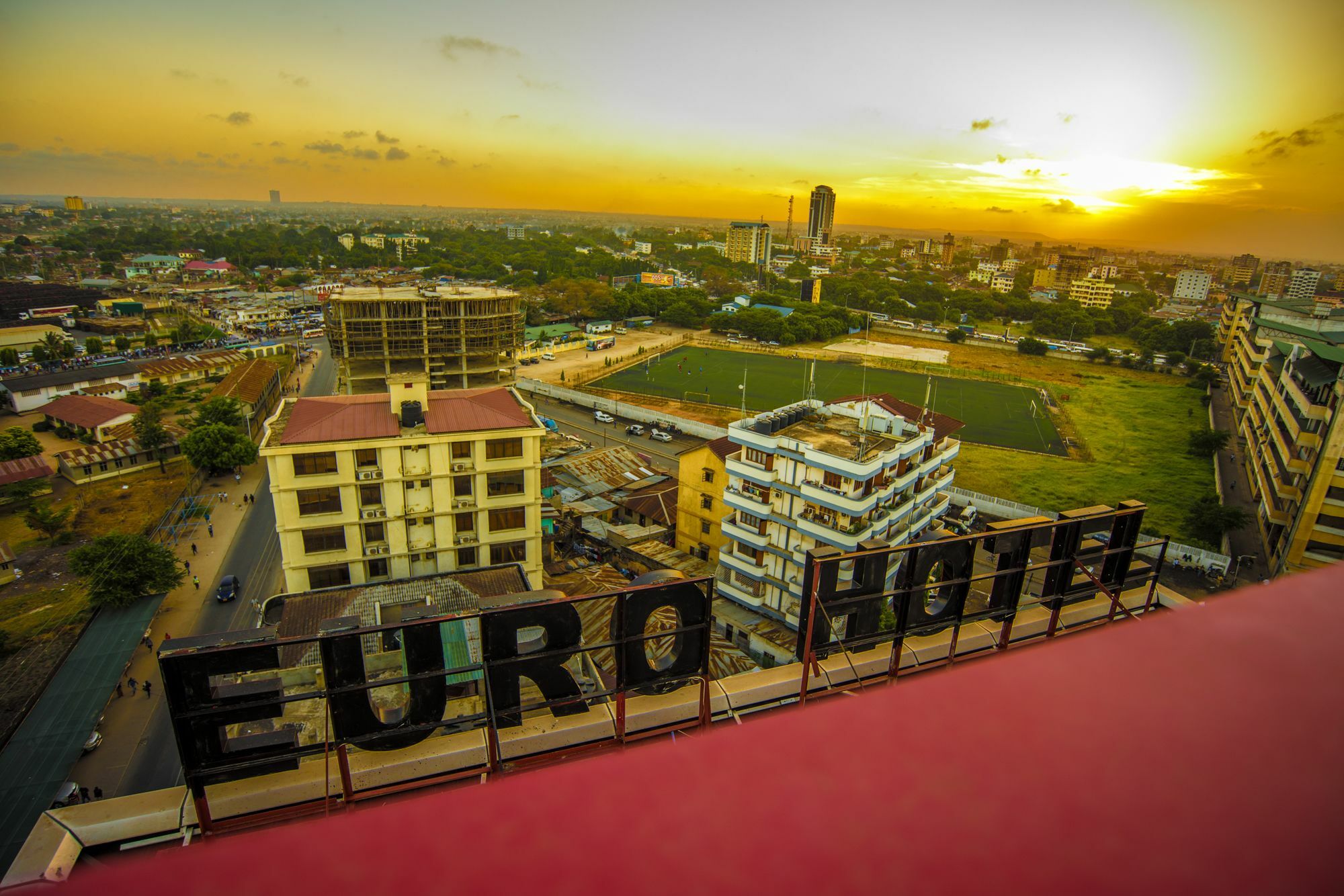 Euro Hotel And Apartments Dár Al-Szalám Kültér fotó